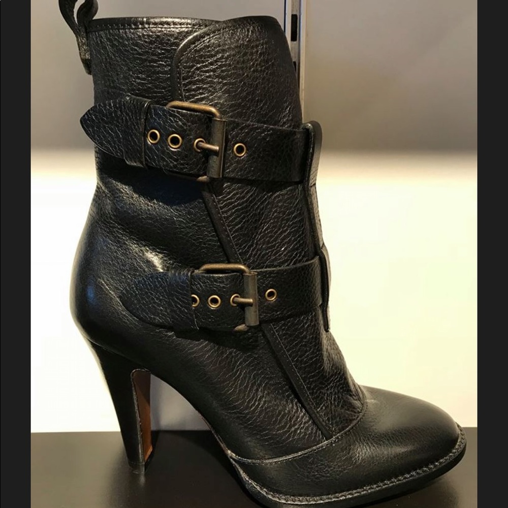 Black Boot